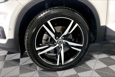 2022 Volvo XC40 R-Design