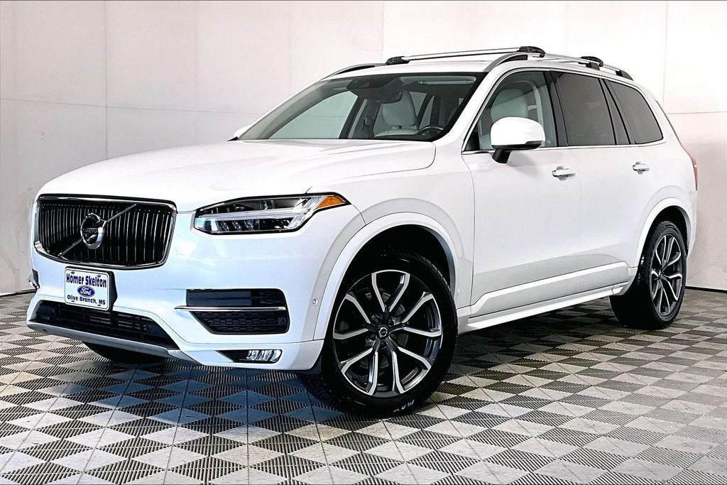 2017 Volvo XC90 T6 Momentum