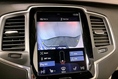 2017 Volvo XC90 T6 Momentum