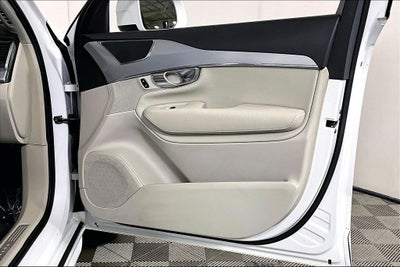 2017 Volvo XC90 T6 Momentum