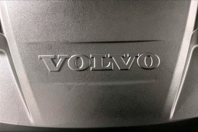 2017 Volvo XC90 T6 Momentum