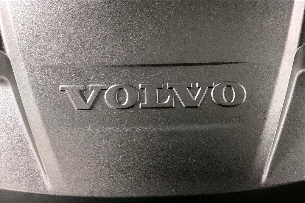 2017 Volvo XC90 T6 Momentum