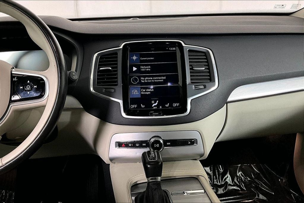 2017 Volvo XC90 T6 Momentum