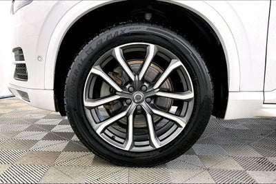 2017 Volvo XC90 T6 Momentum