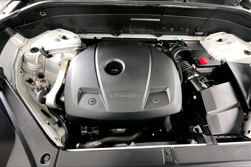 2017 Volvo XC90 T6 Momentum