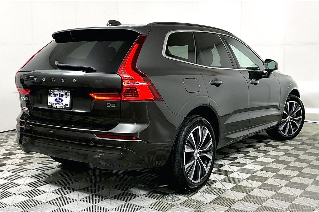 2022 Volvo XC60 B5 Momentum