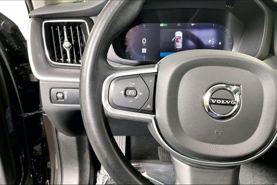 2022 Volvo XC60 B5 Momentum