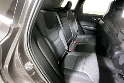 2022 Volvo XC60 B5 Momentum