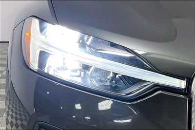 2022 Volvo XC60 B5 Momentum