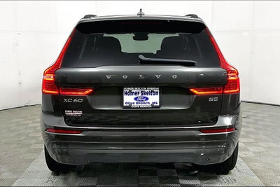 2022 Volvo XC60 B5 Momentum