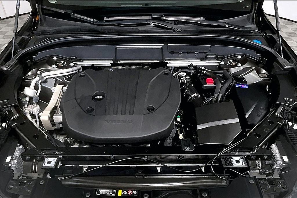 2022 Volvo XC60 B5 Momentum
