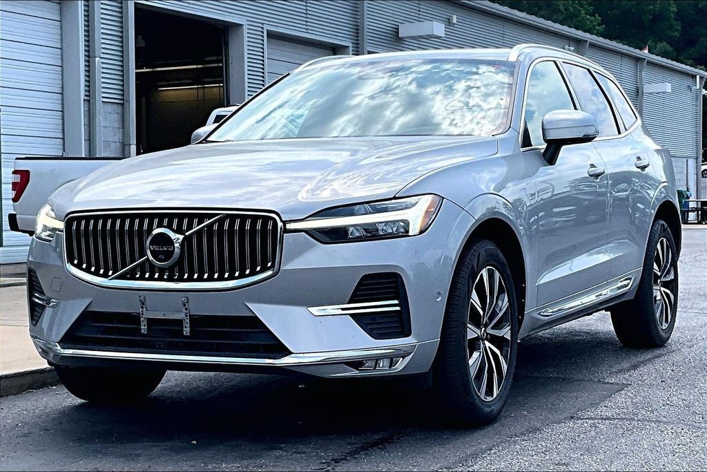 2023 Volvo XC60 B5 Plus Bright Theme