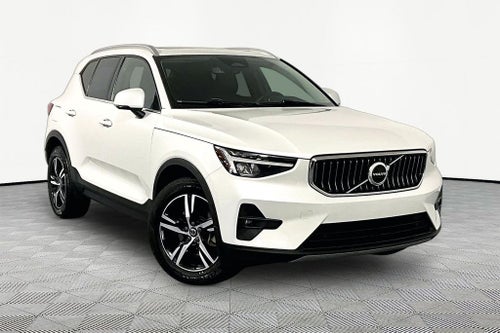 2023 Volvo XC40 B5 Plus Bright Theme