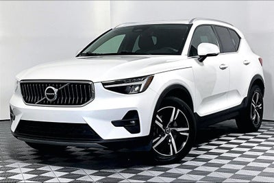2023 Volvo XC40 B5 Plus Bright Theme