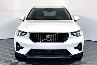 2023 Volvo XC40 B5 Plus Bright Theme