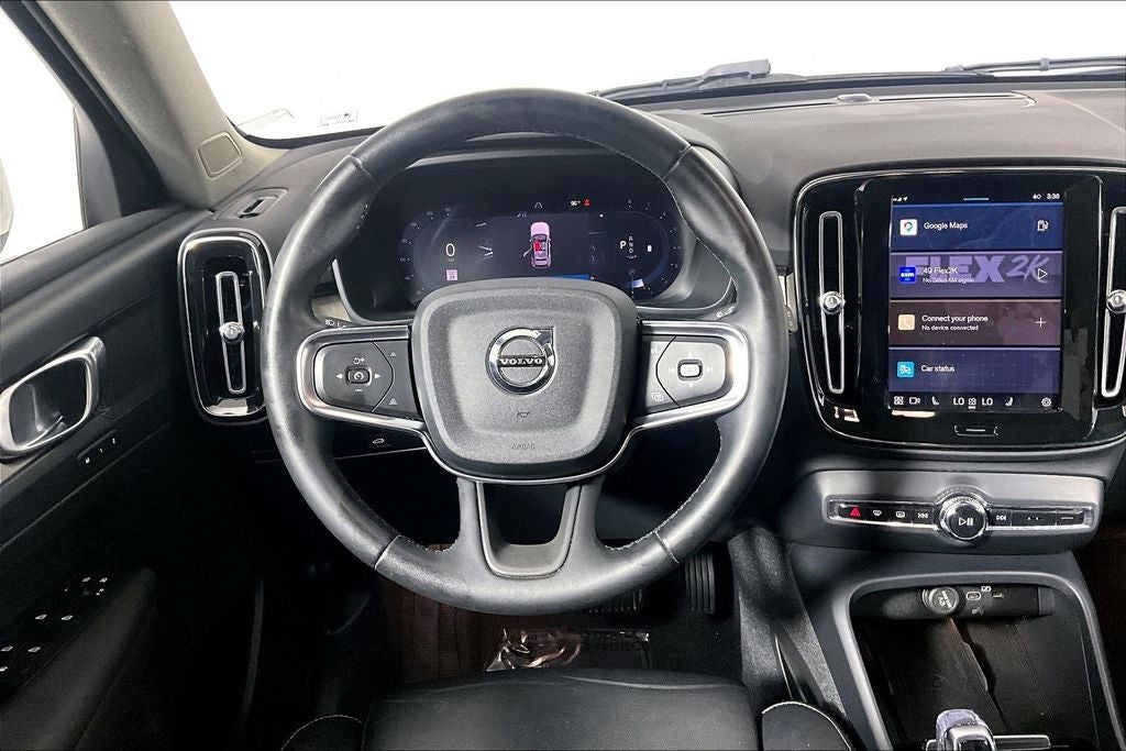 2023 Volvo XC40 B5 Plus Bright Theme
