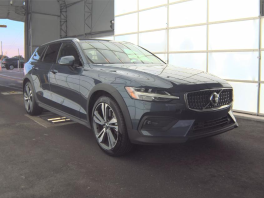 2025 Volvo V60 Cross Country B5 Plus