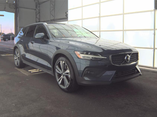 2025 Volvo V60 Cross Country B5 Plus
