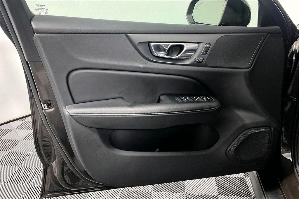 2025 Volvo V60 Cross Country Plus - Photo 23