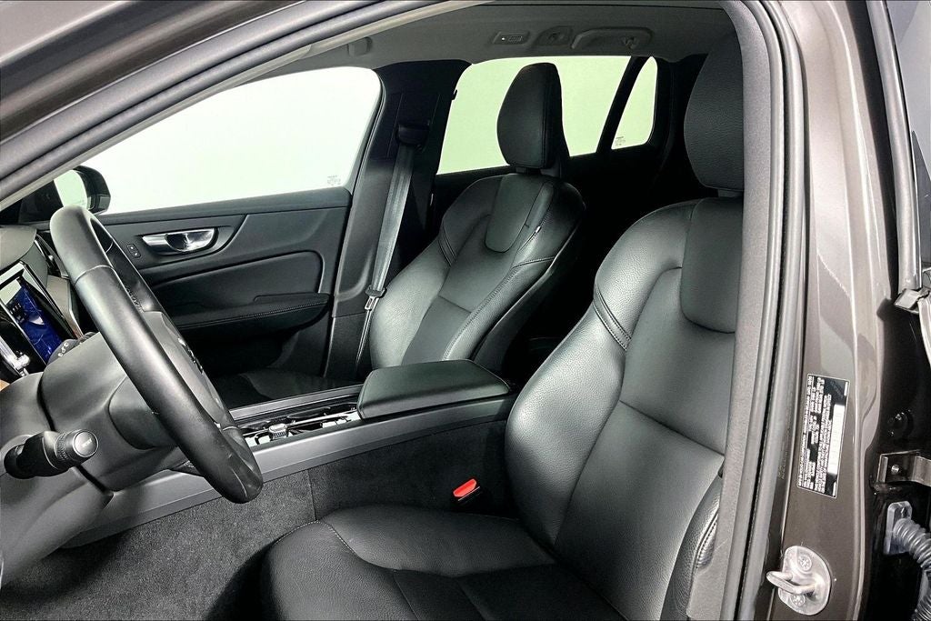 2025 Volvo V60 Cross Country Plus - Photo 25
