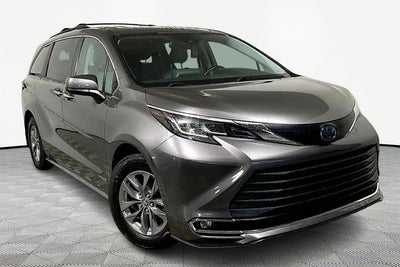 2021 Toyota Sienna XLE 8 Passenger