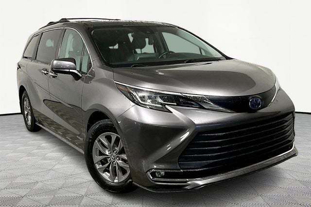 2021 Toyota Sienna XLE 8 Passenger