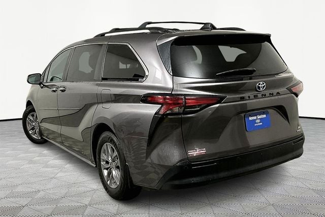 2021 Toyota Sienna XLE 8 Passenger