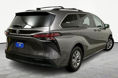 2021 Toyota Sienna XLE 8 Passenger