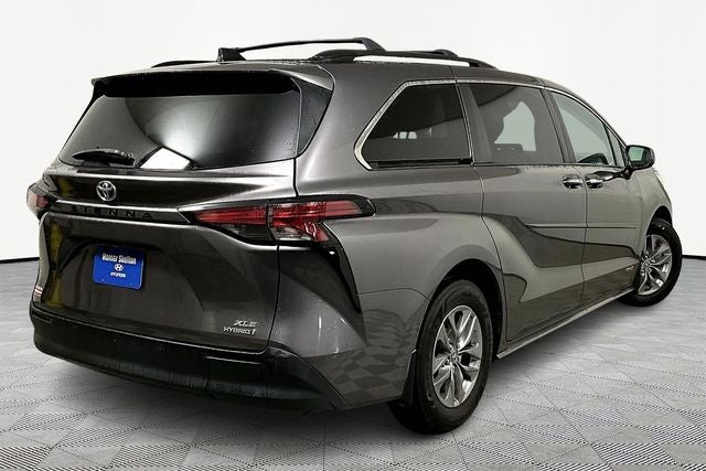 2021 Toyota Sienna XLE 8 Passenger