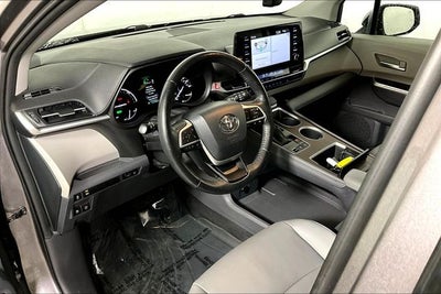 2021 Toyota Sienna XLE 8 Passenger
