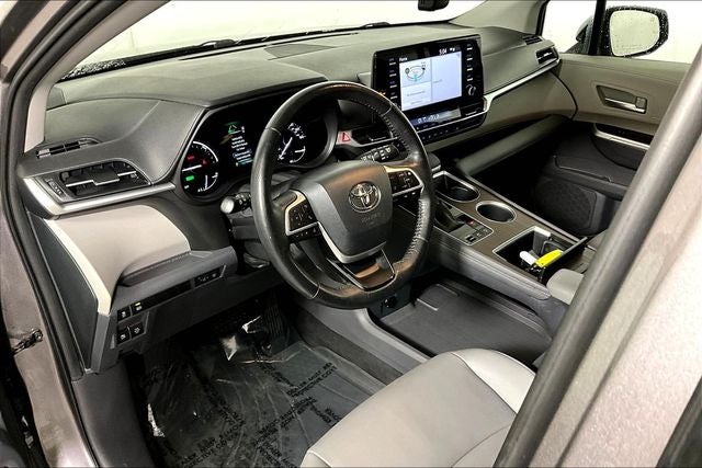 2021 Toyota Sienna XLE 8 Passenger