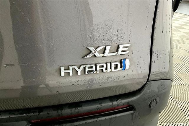 2021 Toyota Sienna XLE 8 Passenger