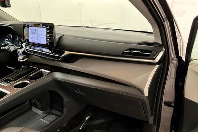 2021 Toyota Sienna XLE 8 Passenger