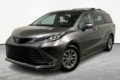 2021 Toyota Sienna XLE 8 Passenger