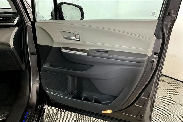 2021 Toyota Sienna XLE 8 Passenger