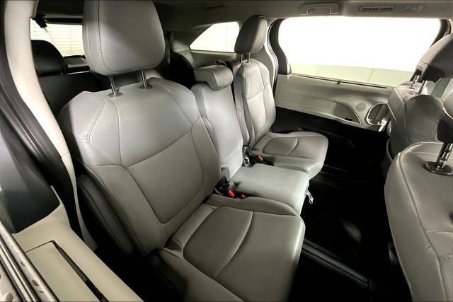 2021 Toyota Sienna XLE 8 Passenger