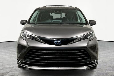 2021 Toyota Sienna XLE 8 Passenger