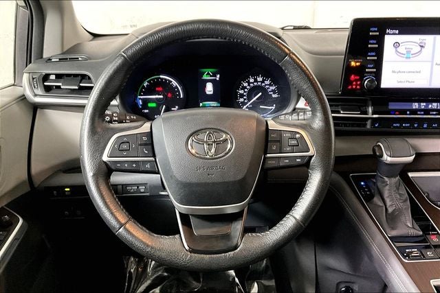 2021 Toyota Sienna XLE 8 Passenger