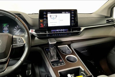 2021 Toyota Sienna XLE 8 Passenger