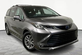 2021 Toyota Sienna XLE 8 Passenger