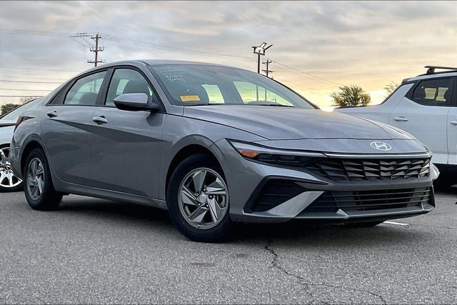 2024 Hyundai Elantra SE