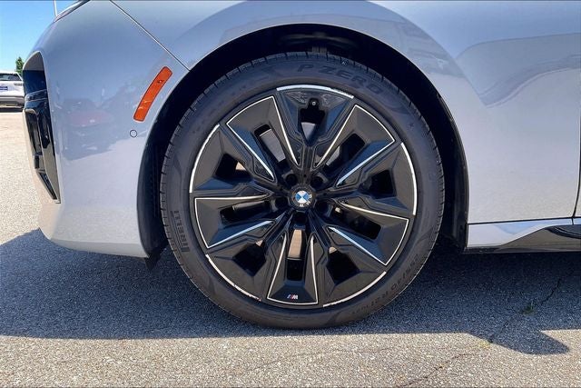 2023 BMW 7 Series 740i