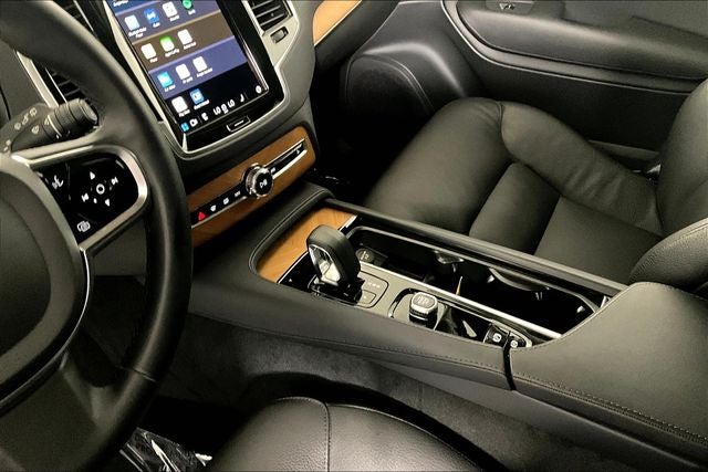 2024 Volvo XC90 B6 Plus Bright Theme