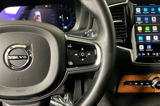 2024 Volvo XC90 B6 Plus Bright Theme