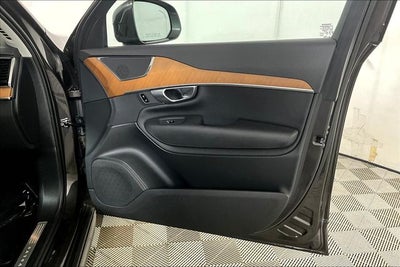 2024 Volvo XC90 B6 Plus Bright Theme