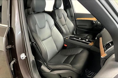 2024 Volvo XC90 B6 Plus Bright Theme
