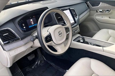 2024 Volvo XC90 B6 Plus Bright Theme