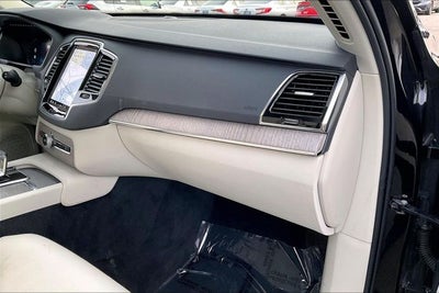2024 Volvo XC90 B6 Plus Bright Theme