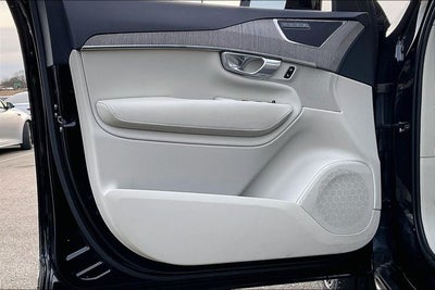 2024 Volvo XC90 B6 Plus Bright Theme
