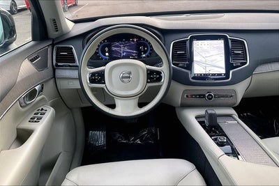 2024 Volvo XC90 B6 Plus Bright Theme